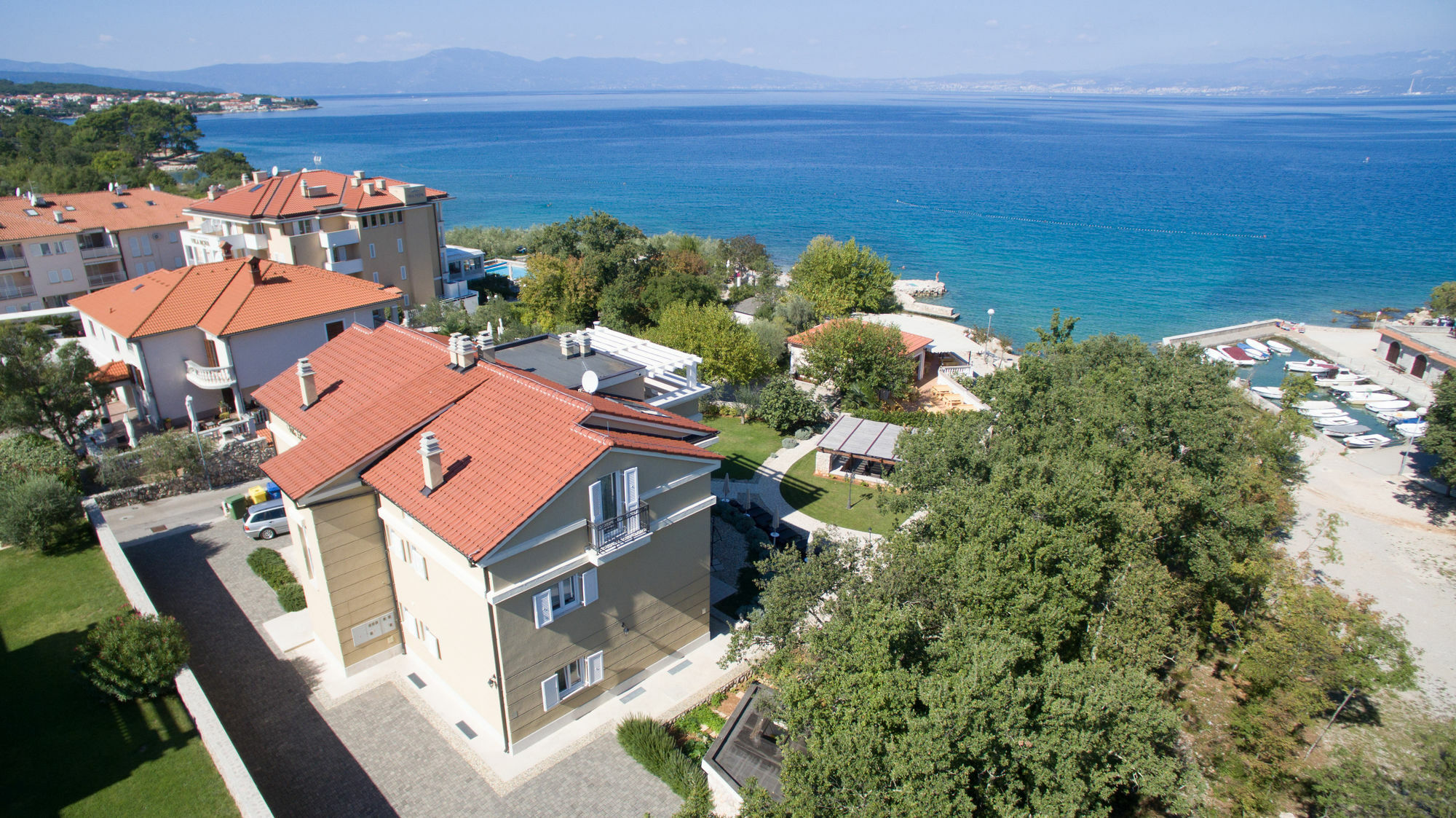 Luxury Apartments Villa Mande Malinska Exterior photo